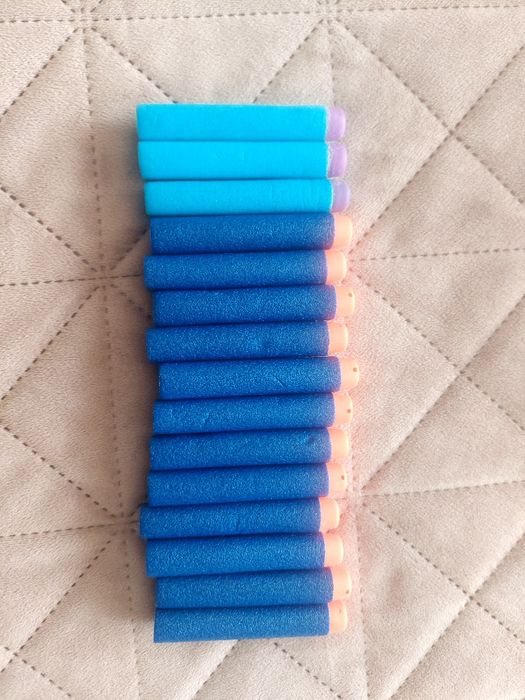 Два пистолета на Нърф