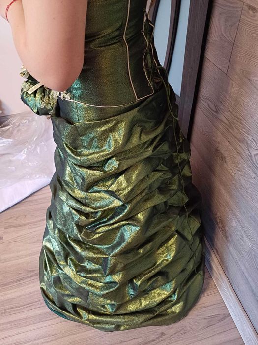 Абитюренска рокля