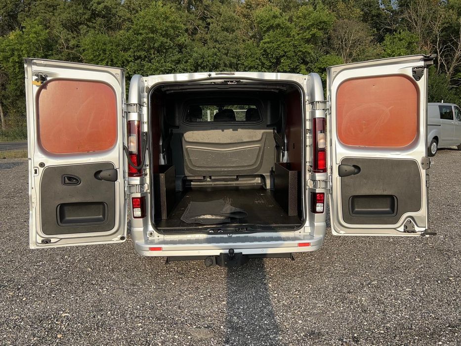 Opel Vivaro, Renault Trafic