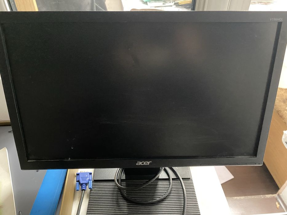Монитор продам диагональ 18,5 дюймов бу