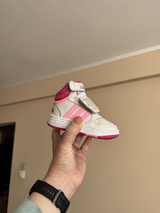 Adidas hoops pentru fetite