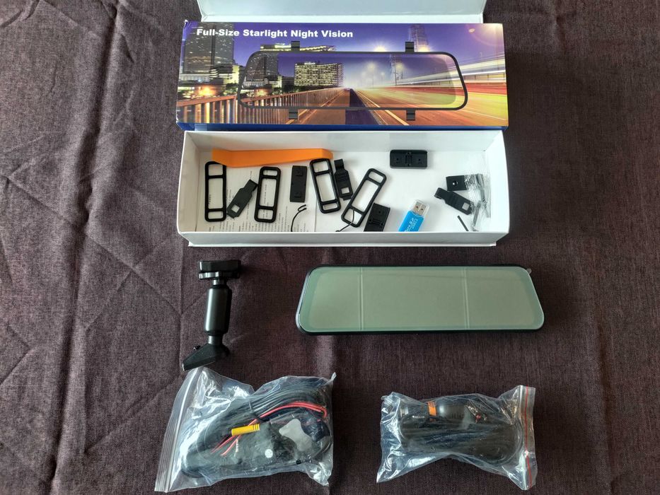 Видеорегистратор в огледало за обратно виждане и задна камера