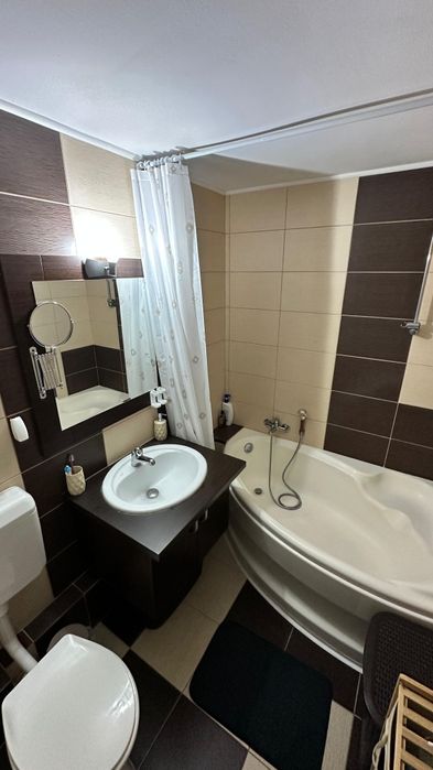 Închiriez apartament cu 2 camere, zona Exercițiu