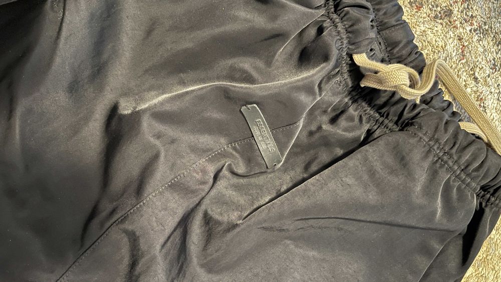 Нови панталони унисекс Essentials