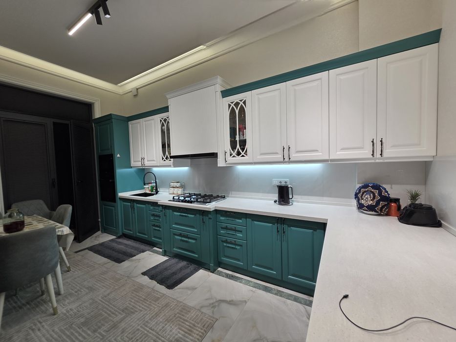 Продаётся свой готовый евродом 3 уровневый  отличный локация.