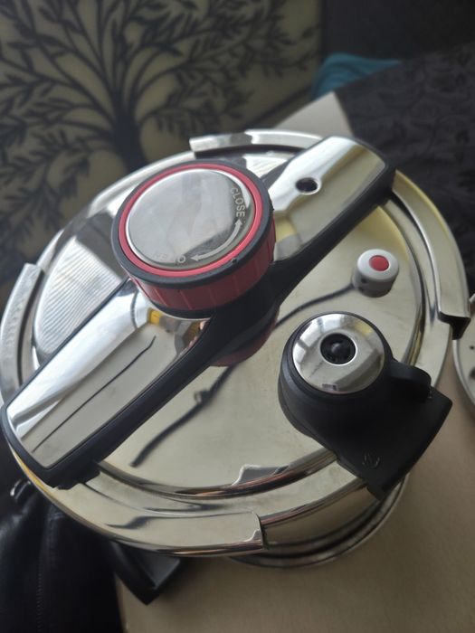 Тенджера под налягане Zephyr