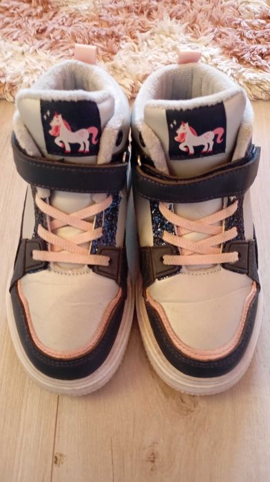 Сникърси за момиче