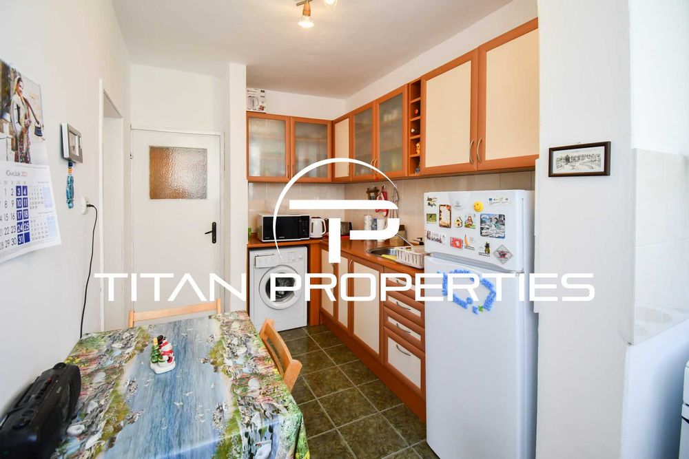 Дава се под наем Тристаен апартамент в София, Изгрев - 115 кв.м за 765 € - Снимка #2