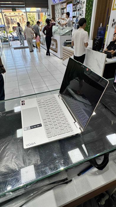 Lenova Yoga 7 AI