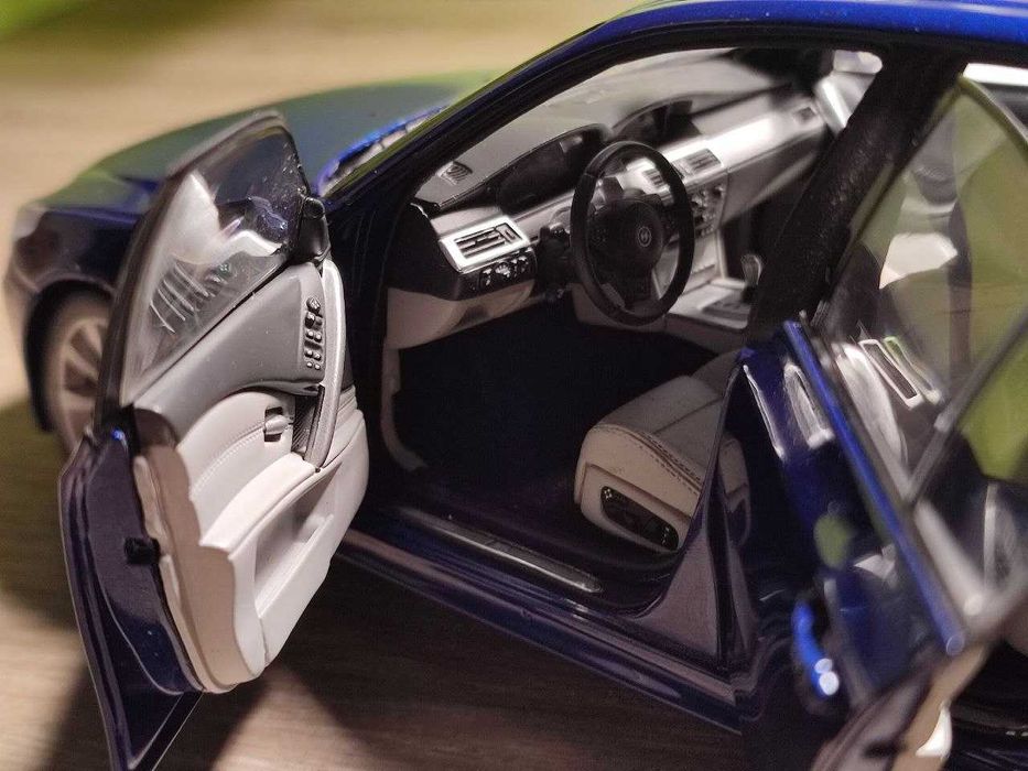 Колекционерски модел BMW M5 E60 Kyosho Blue 1/18