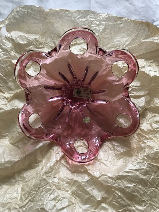 Продам вазу розовое стекло