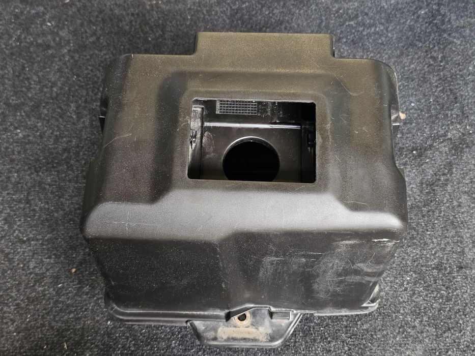 Carcasa baterie Volkswagen Golf 4 / Bora benzina