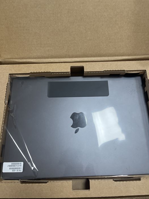 огигинальный дисплей-модуль от MacBook Pro 14 M4