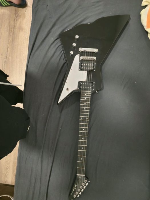 Chitara Harley Benton Extreme-76LH BK si amplificator Epiphone Studio-10EQx