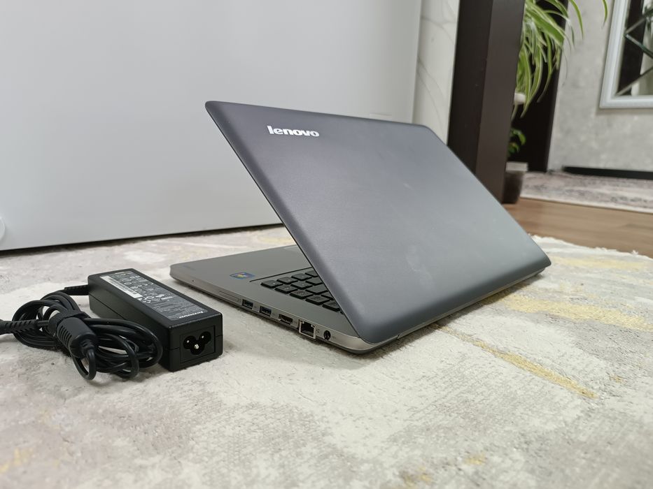 Ноутбук LENOVO IDEAPAD Core i5 Microsoft office.