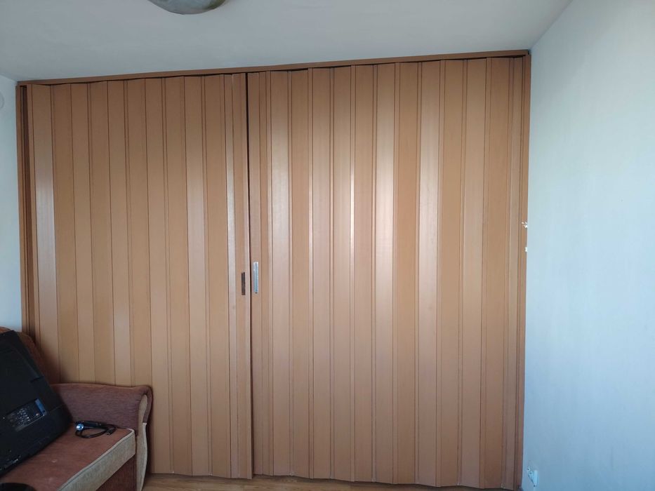 Vând uși glisante 300 lățime cu 250 inaltime