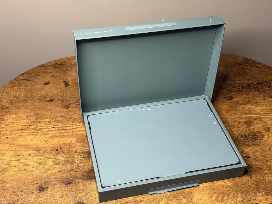 Surface Pro 12 OLED (2в1)