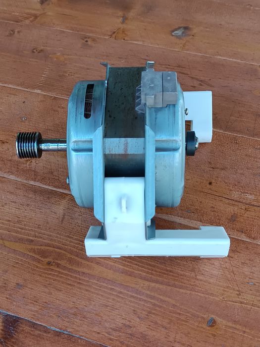 Электродвигатель безколлекторный