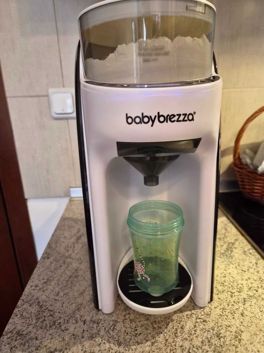 Baby Brezza Уред за приготвяне на адаптирано мляко Formula Pro Advanced