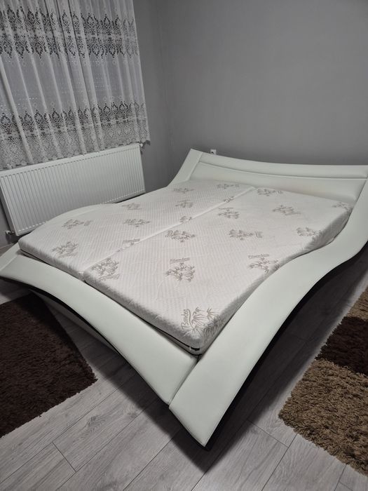 Vând pat 1.80/ 2.00