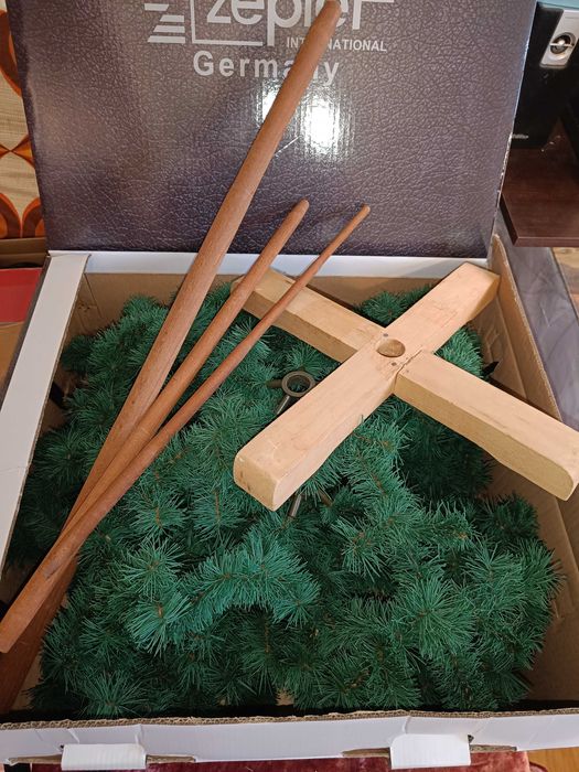 Ёлка искусственная на Новый год