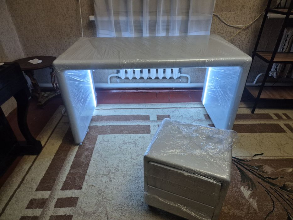 Стол для imac, macbook