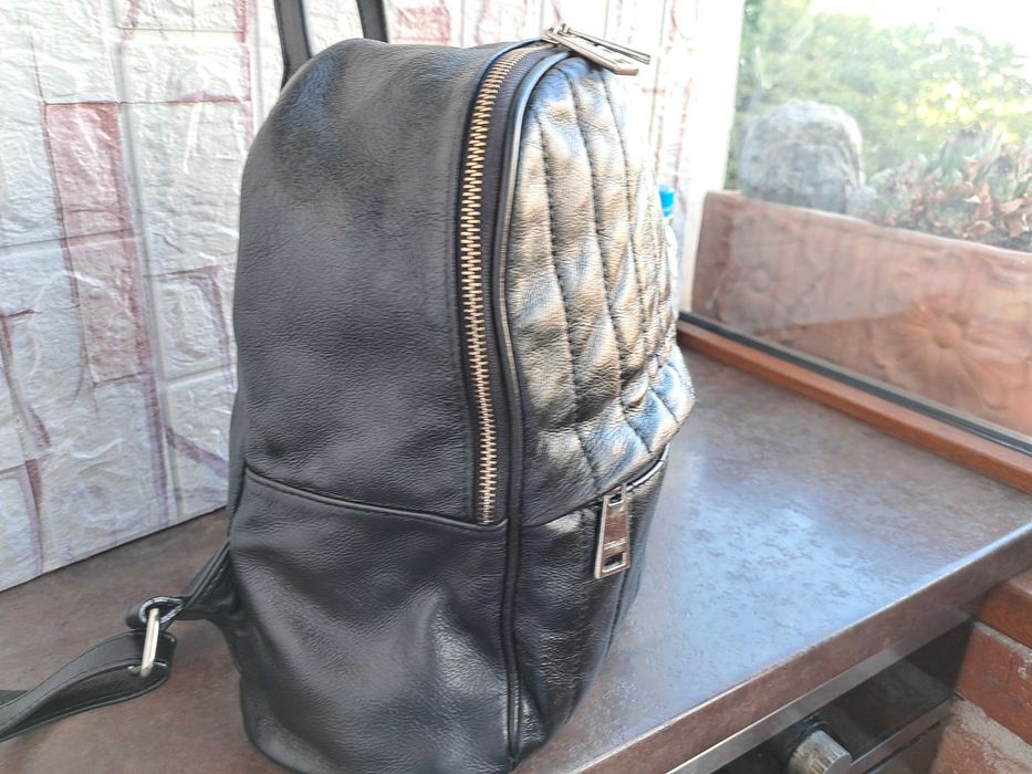 дамска раница,UGGARI  черна кожена чанта-естествена кожа