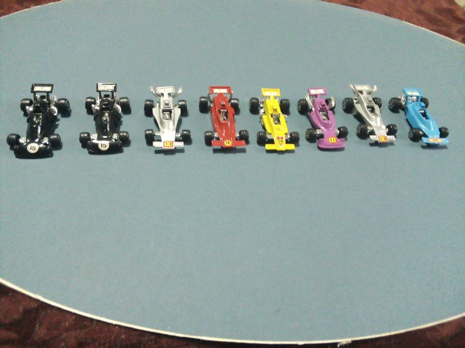 За колекционери! Предлагам колички-болиди, самолетче и влекач Мачбокс!