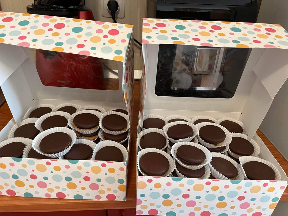 Prajituri de casa Islere cu nuca si crema de ciocolata