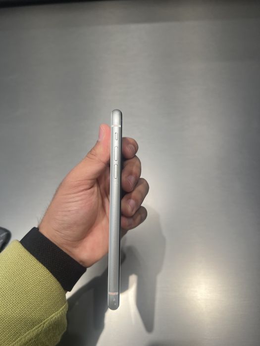 Iphone 11 white 128 gb