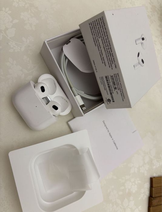 Продам Air Pods 3