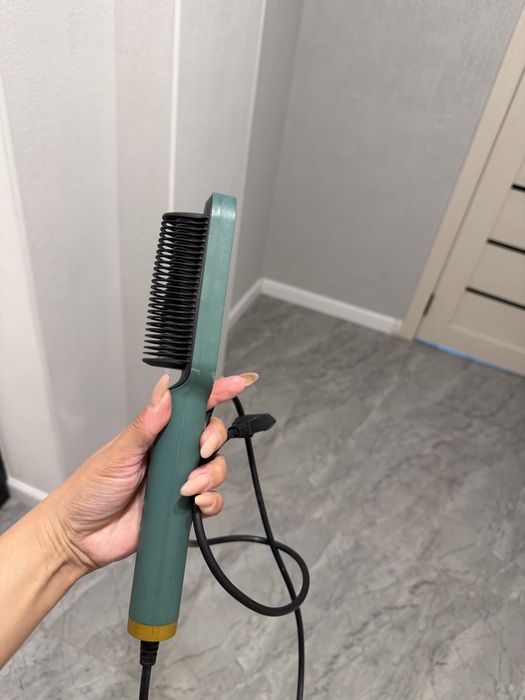Выпрямитель -расчёска для волос