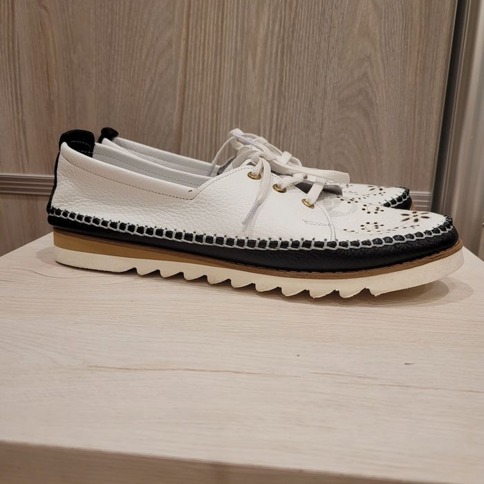 Продам женскую обувь