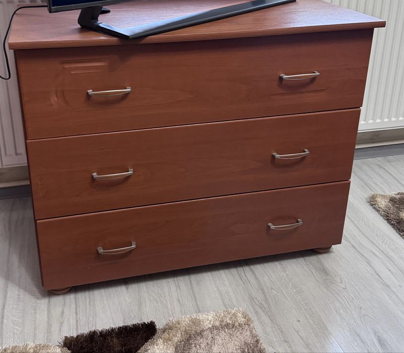 Vând mobilă dormitor