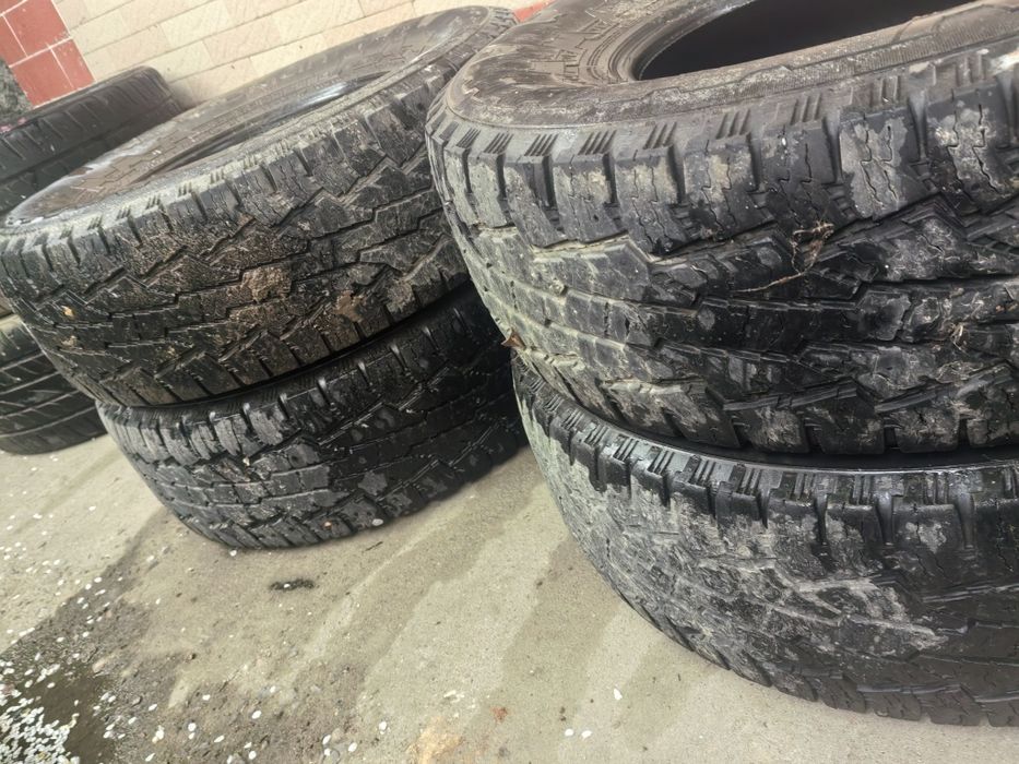 Продам шины б/у.