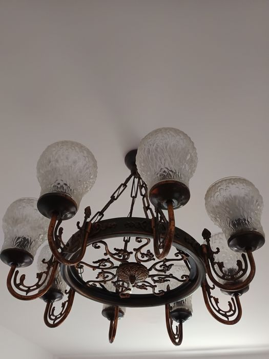 Lustre vintage din fier forjat cu abajur din sticla groasa