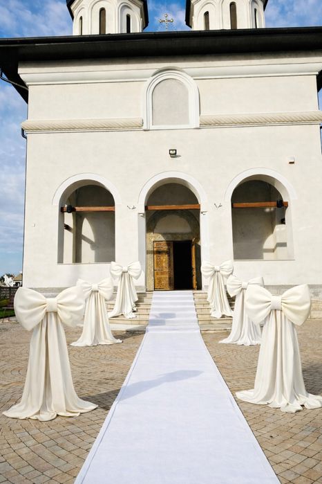 Inchiriez panou decorativ / aranjamente nunta / botez