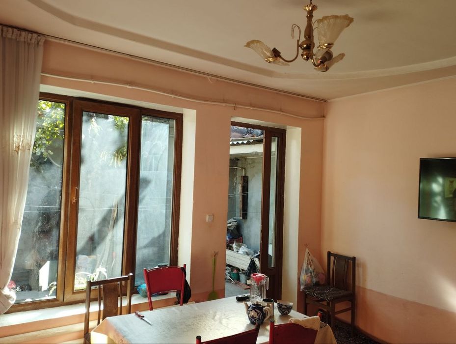 Срочно продаётся дом 1,8 сот вдоль дороги под бизнес Домбрабад 5 ком