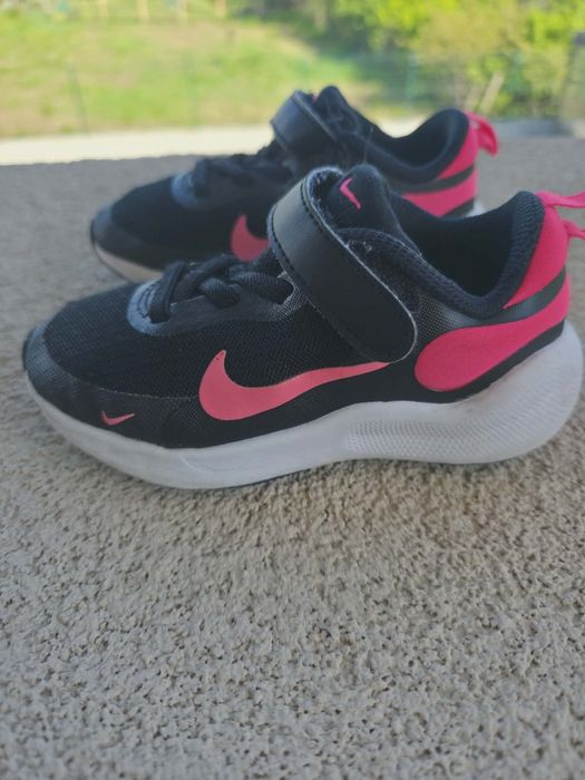 Детски маратонки nike 25 номер