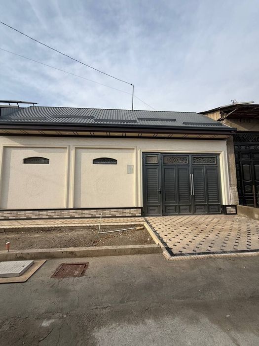 Ховли уй жой сотилади