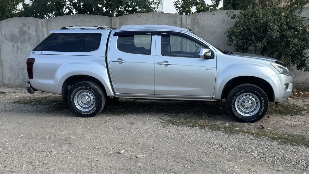 Isuzu dmax 4x4..