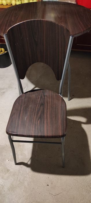 Vand masa cu 3 scaune