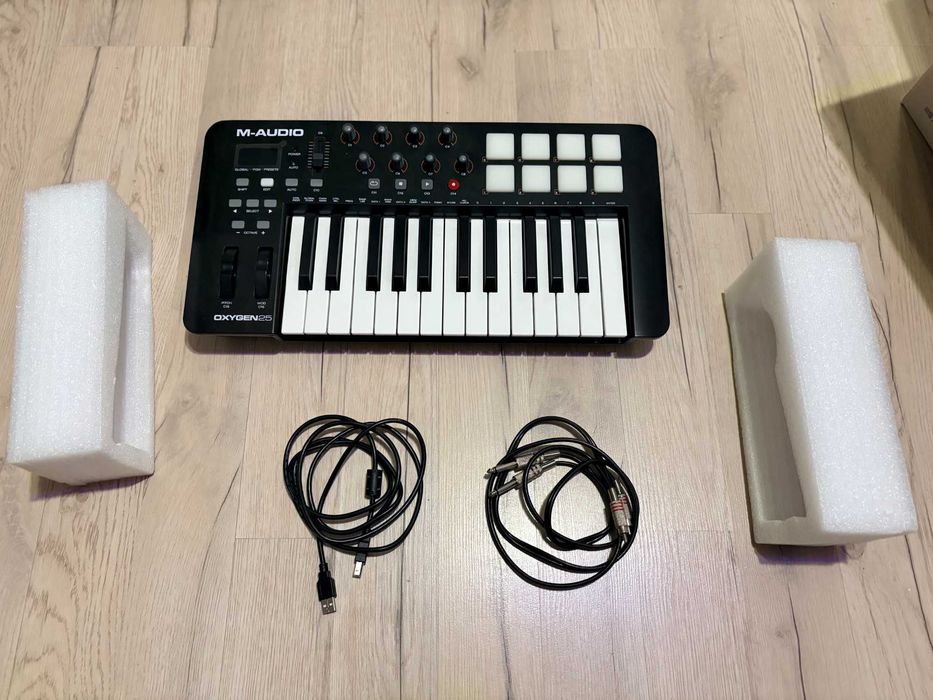 Vând MIDI Controller M-Audio Oxygen 25 MKIV - Stare impecabilă