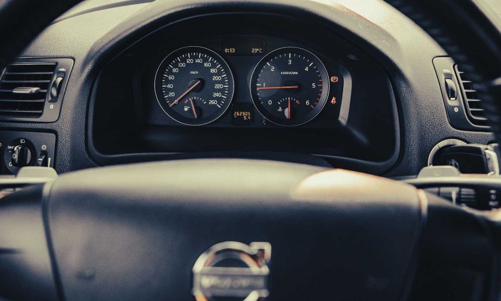 Volvo S40 te duce unde vrei in siguranta!