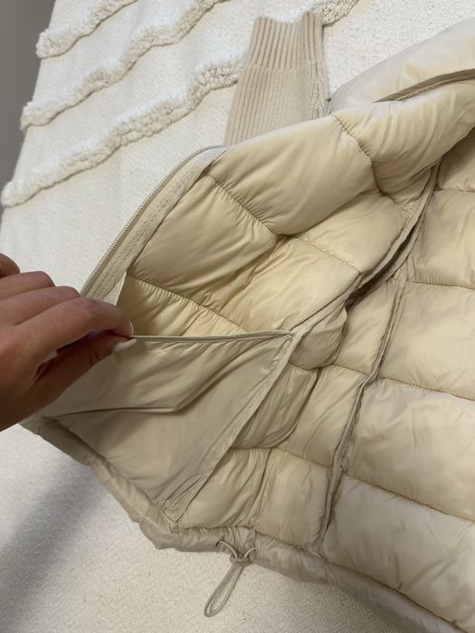 Бежово преходно яке с плетени ръкави