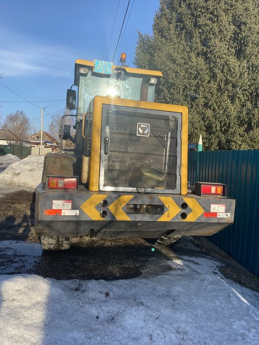 Фронтальный погрузчик