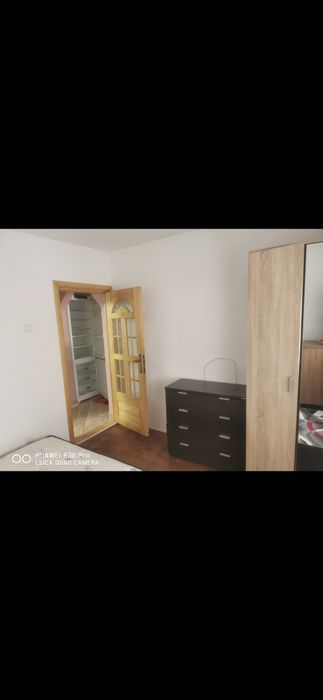 Inchiriez apartament 2 cam