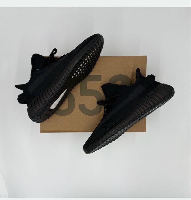 Yeezy Boost 350 V2 Onyx  * calitate premium * Full box*
