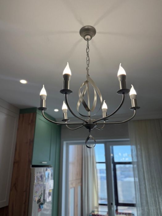 Продаются люстры 2 типов