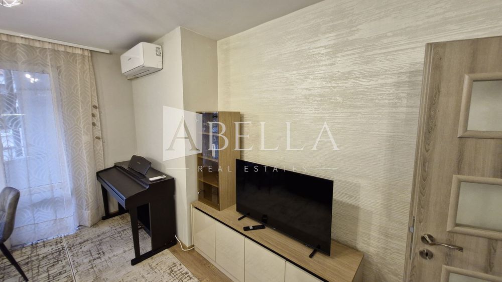 Дава се под наем Тристаен апартамент в София, Център - 65 кв.м за 598.23 € - Снимка #2